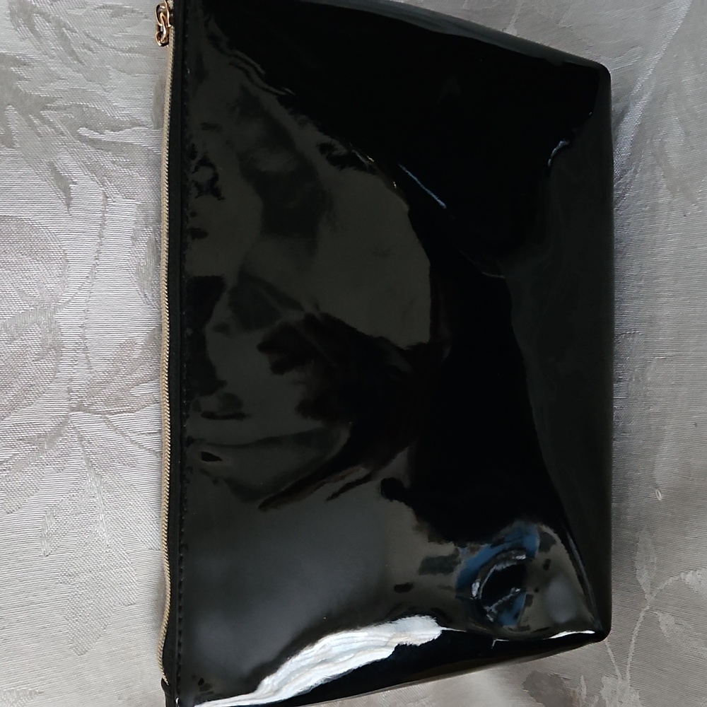 Yves Saint Laurent Cosmetics Bag. - Picture 9 of 11